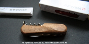 Schweizer Taschenmesser, Wenger EVO Wood 10 mit schönen Nussbaum-Holzschalen