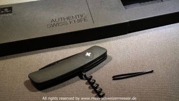 Schweizer Taschenmesser SWIZA D03, All Black (AllBlack), komplett in schwarz, neu mit Sammlerbox