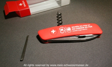 Schweizer Taschenmesser SWIZA D03, Ausgabe für das Eisenbahn Museum in Vallorbe, rot, neu und originalverpackt