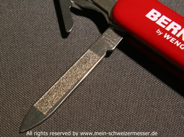 Wenger Taschenmesser (heute: Victorinox), Modell Bernina Mini Spot Light